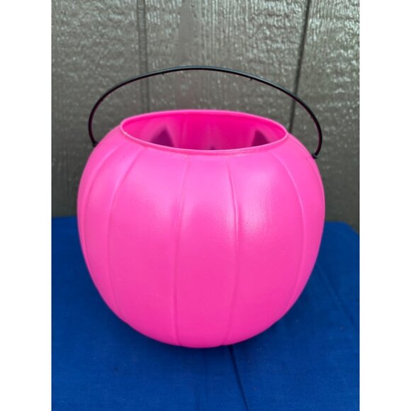 Bright Pink Pumpkin Halloween Candy Bucket With Handle Trick or Treat - Picture 3 of 6